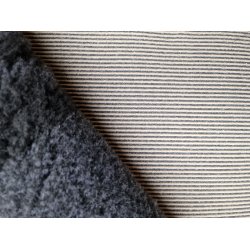 Vetbed med gummi bagside - Koksgr med store gr poter og sm sorte poter 