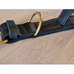 Dobbeltsyet kerne lderhalsbnd med Messing