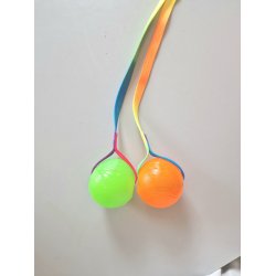 Flydebold med snor - 7,5 cm 